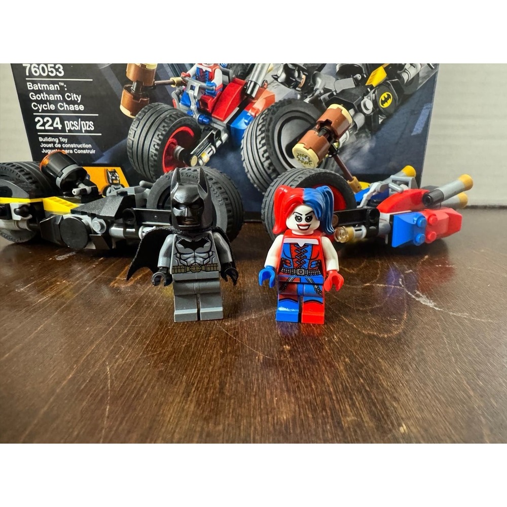 LEGO 76053 DC Comics Batman Gotham City Cycle Chase Missing Deadshot Minifigure - Picture 2 of 9